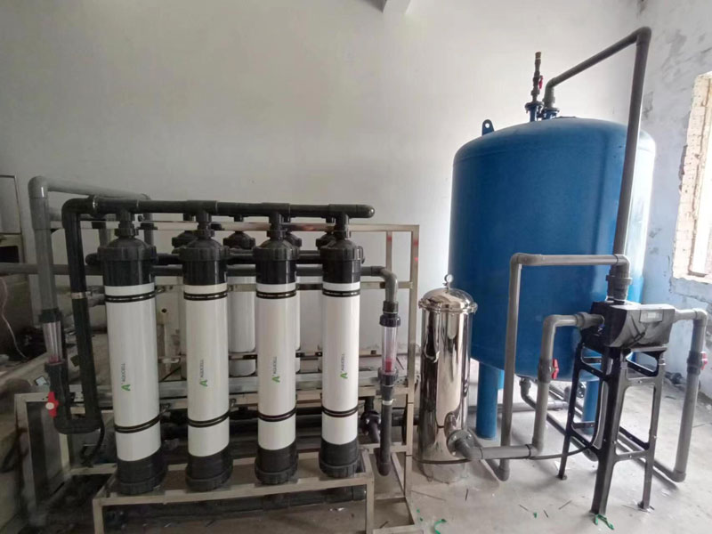 本溪反滲透水處理設(shè)備廠家：常見流程解析與應(yīng)用